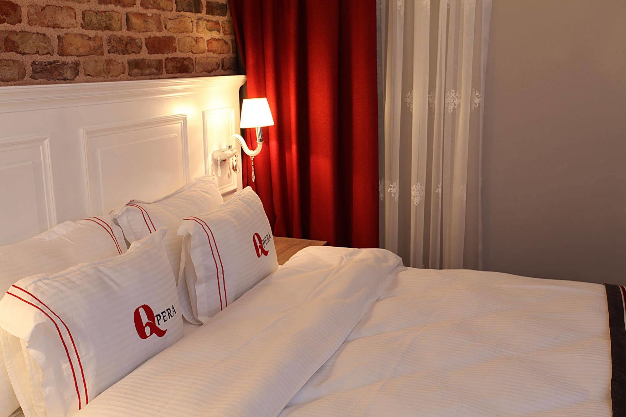 Q Pera Hotel (Adults Only) Istanboel Buitenkant foto