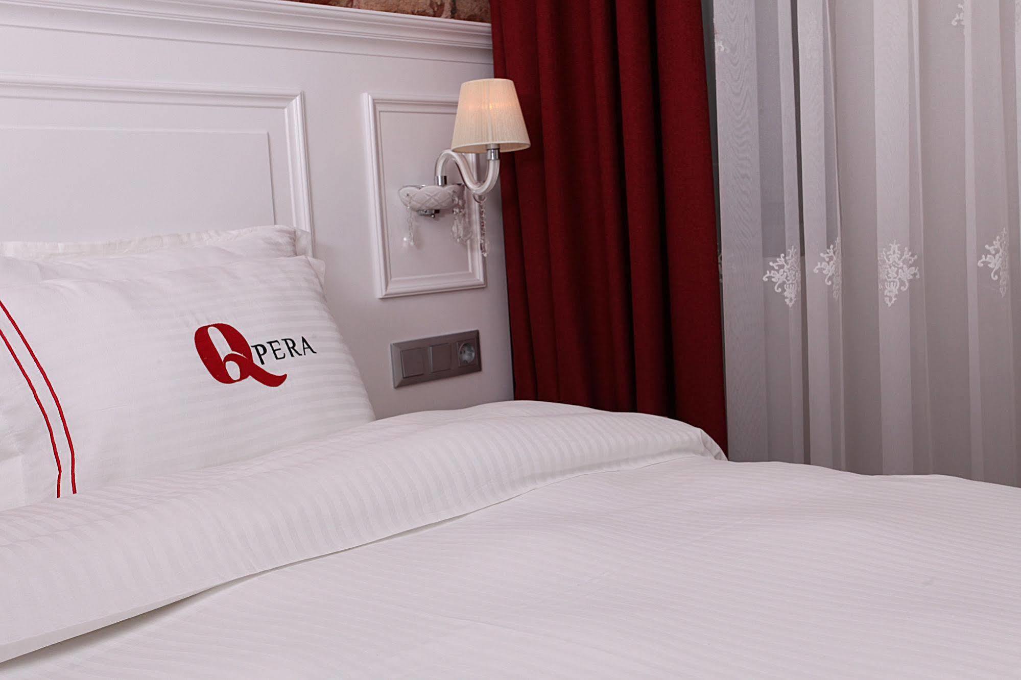 Q Pera Hotel (Adults Only) Istanboel Buitenkant foto