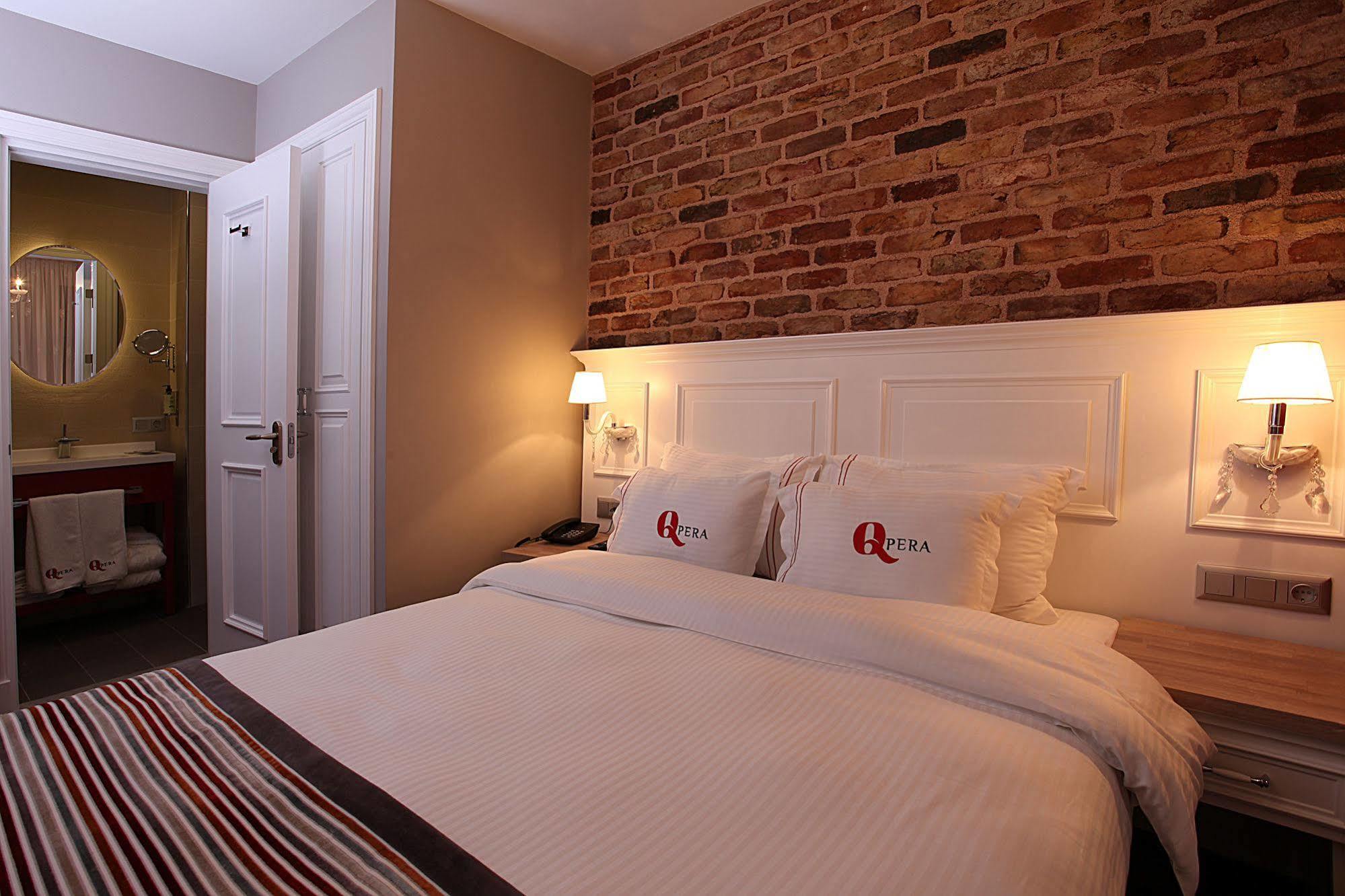 Q Pera Hotel (Adults Only) Istanboel Buitenkant foto